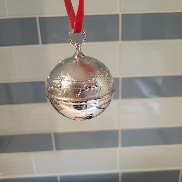 2022 Hallmark keepsake bell ornament - Picture 4 of 8